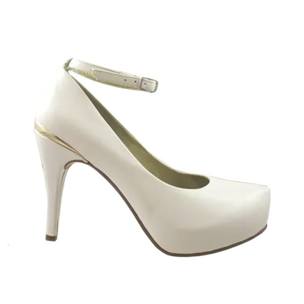 ZAPATOS BLANCOS CON PULSERA