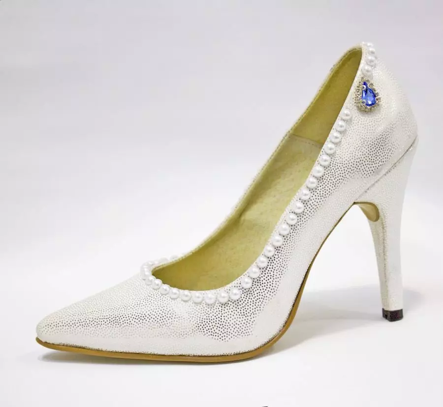 Zapatos novia blanco con pedrería 3