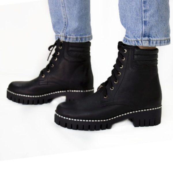 bota militar negra